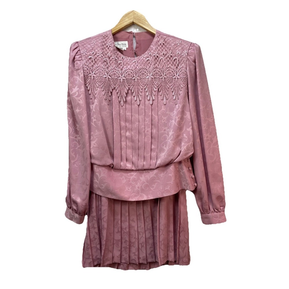 IN THE MOOD Womens 8 Blushing Pink Pleated Lace Cut Outs 2 Piece Dress Vintage